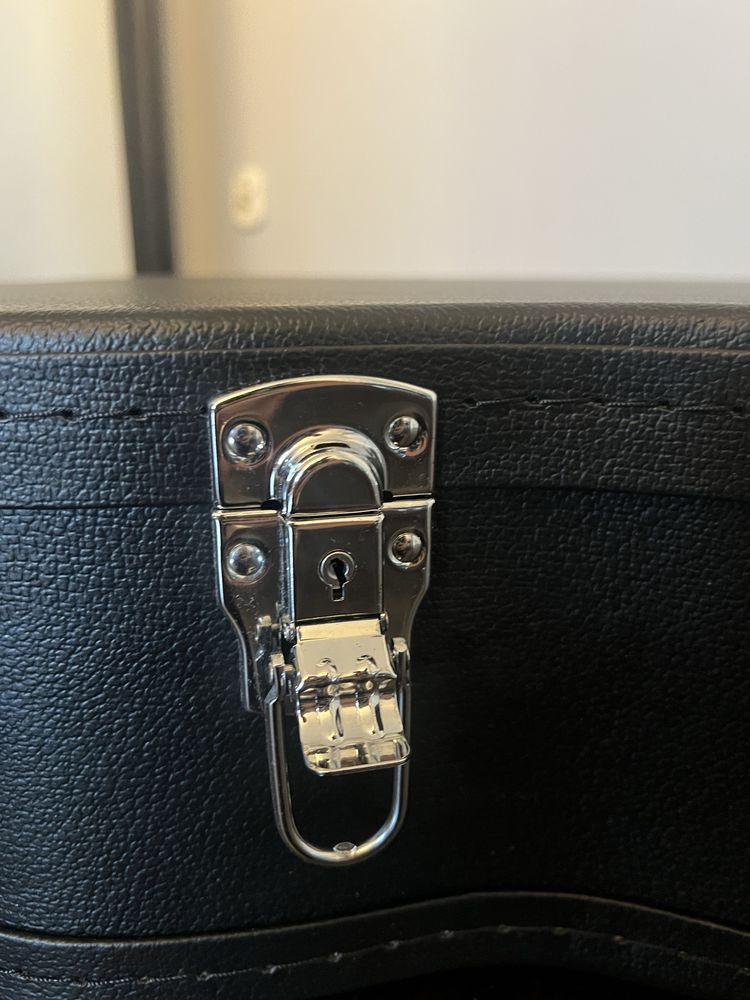 Futerał na gitarę akustyczną twardy case nowy