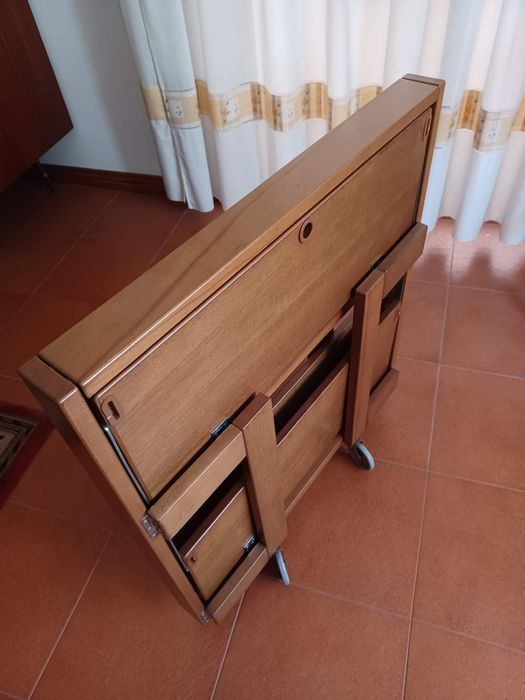 Mesa-Carrinho dos anos 70 - Muito Invulgar