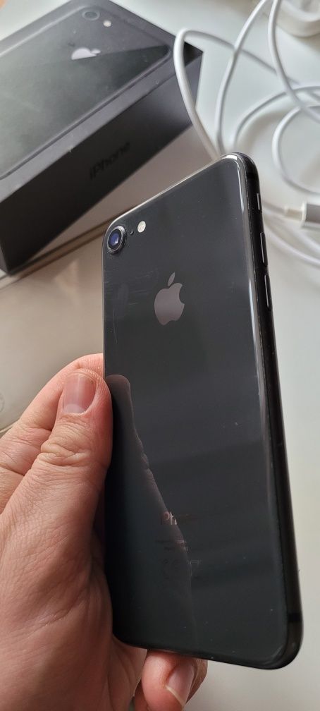 Iphone 8 64 GB space grey Gwiezdna szarość