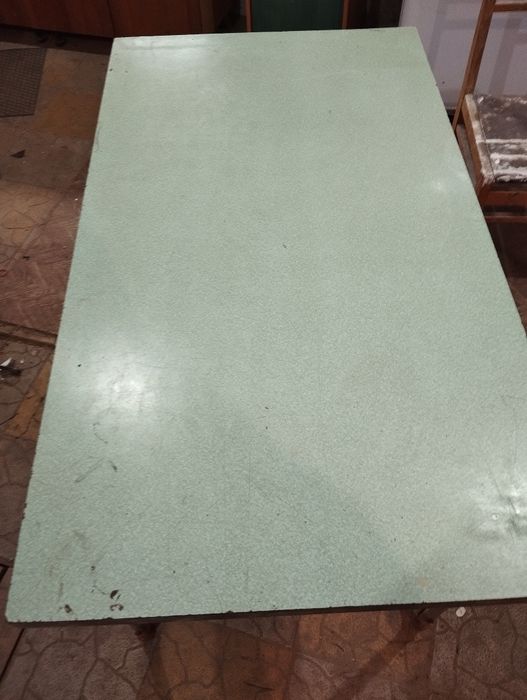 Продам б/у.   стол