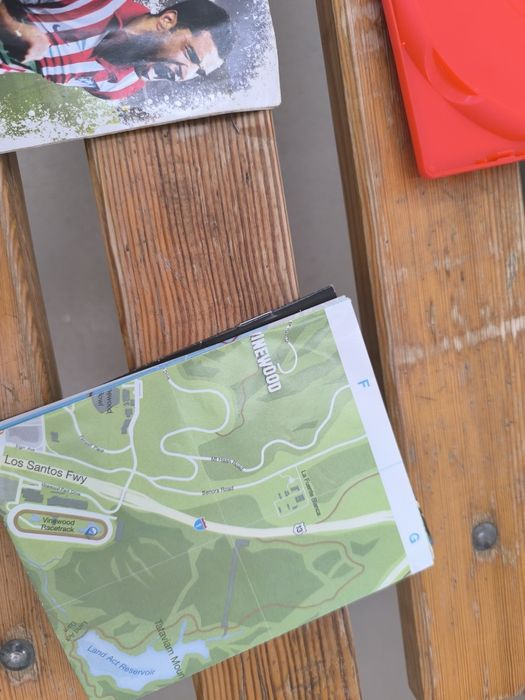 Capas e manuais GTA / Def Jam /  Festa na selva