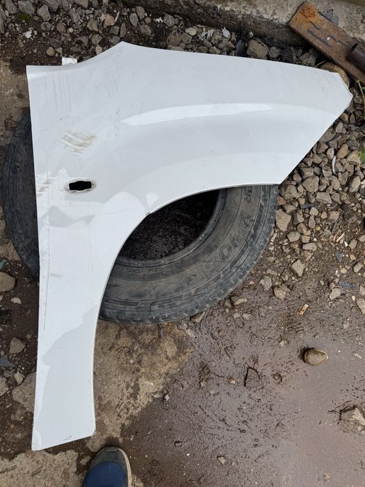 Berlingo 2020 крило праве