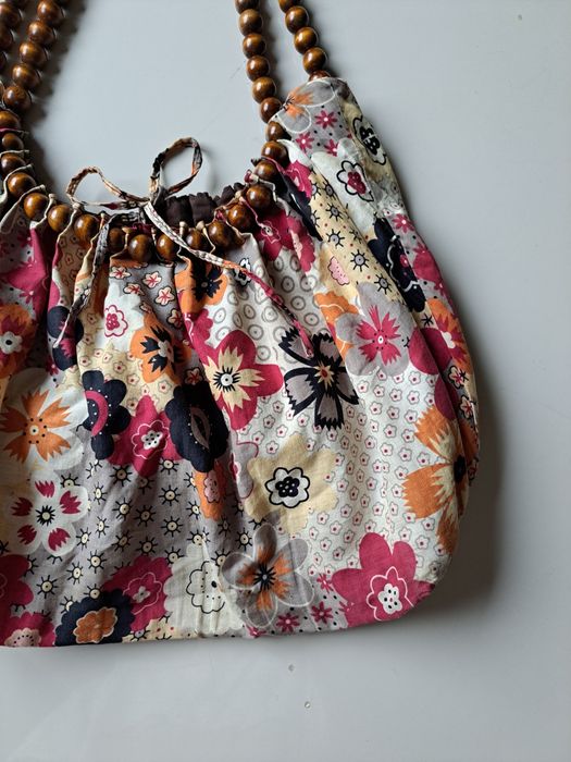 Mala de ombro floral com alças de madeira - KUCH