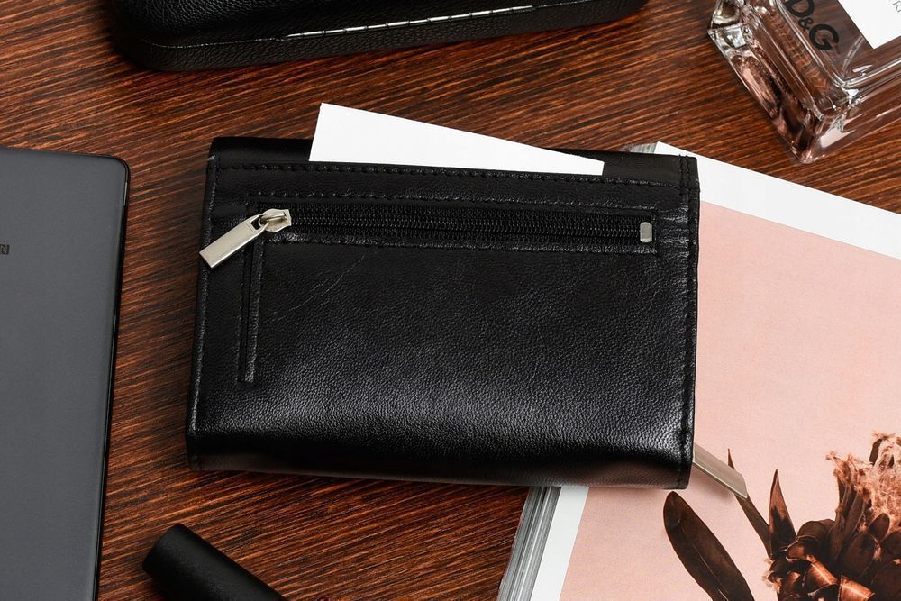 BELTIMORE portfel skórzany damski RFiD skóra karty czarny czerwony