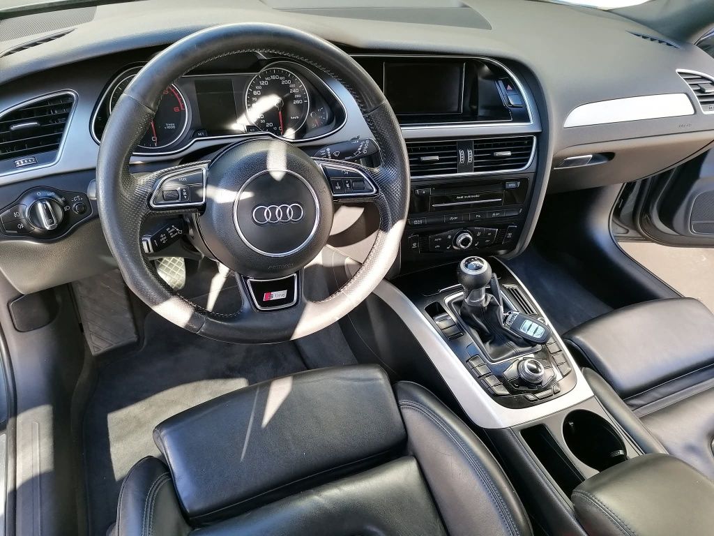 Audi A4 2.0 TDI S Line