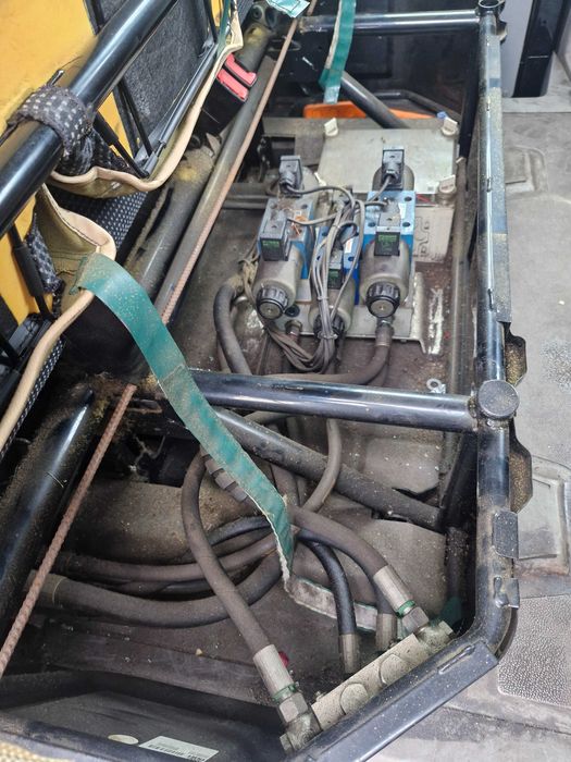 Sprzedam specjalistyczną zabudowę do cumowania statków (bez auta)