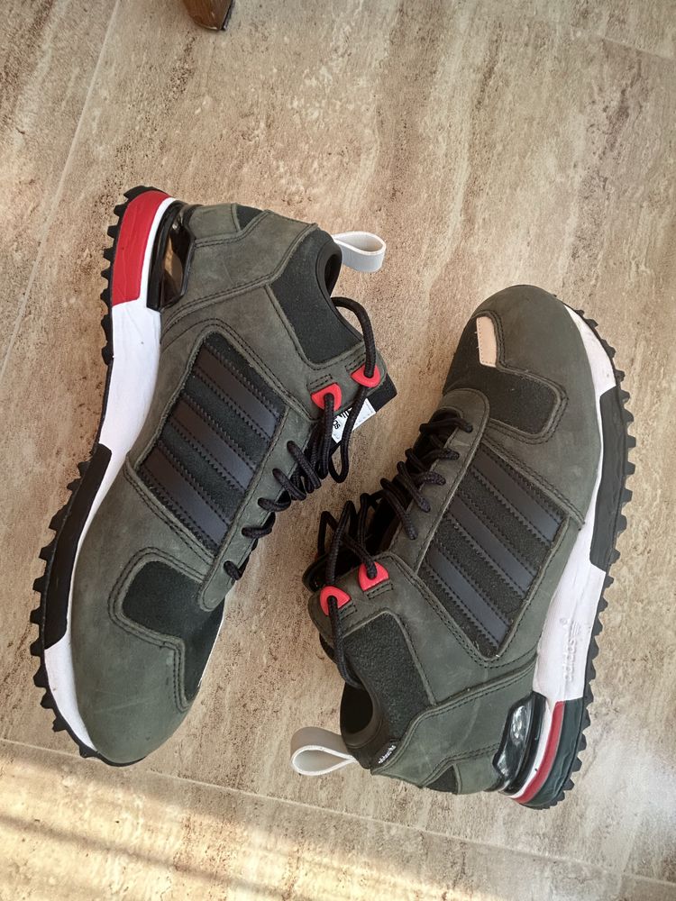 Sneakersy adidas ZX 700
