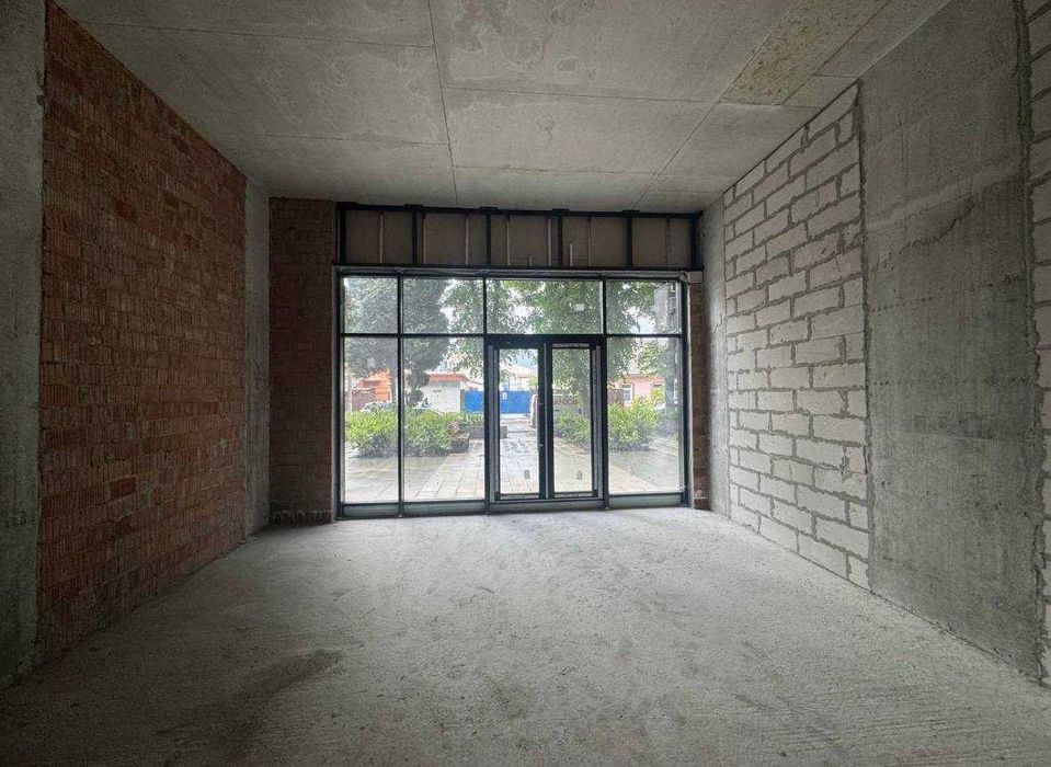 Оренда фасадного приміщення 40м2,  вул. Замарстинівська, Avalon Yard