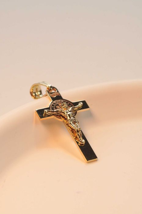 Złote krzyżyk 14K 1.95g