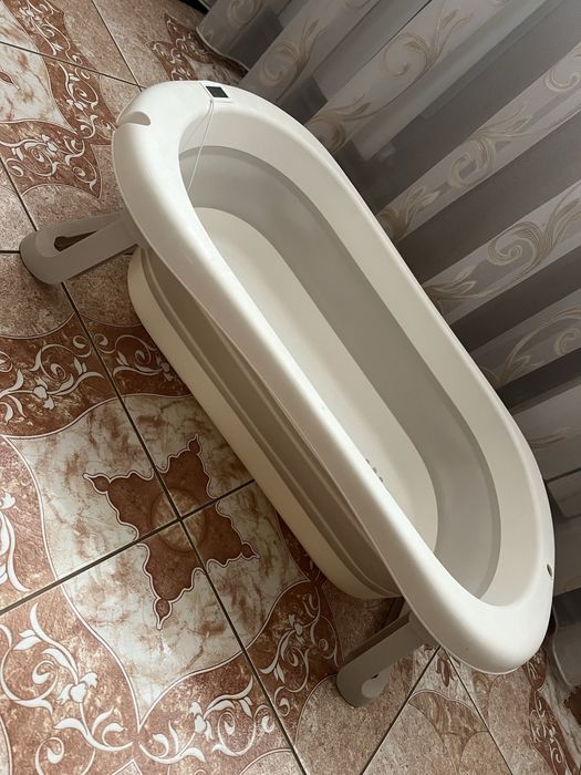 Дитяча ванна складна з подушкою