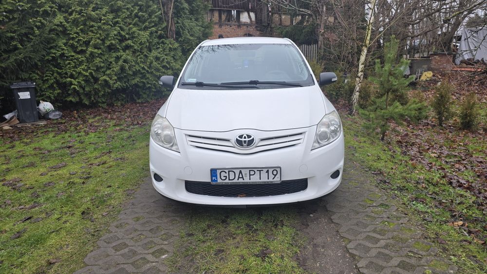 Toyota auris 1.4D4D polski salon