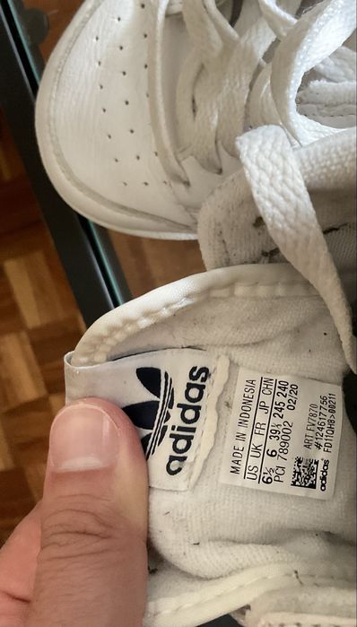 Sapatilhas adidas continental