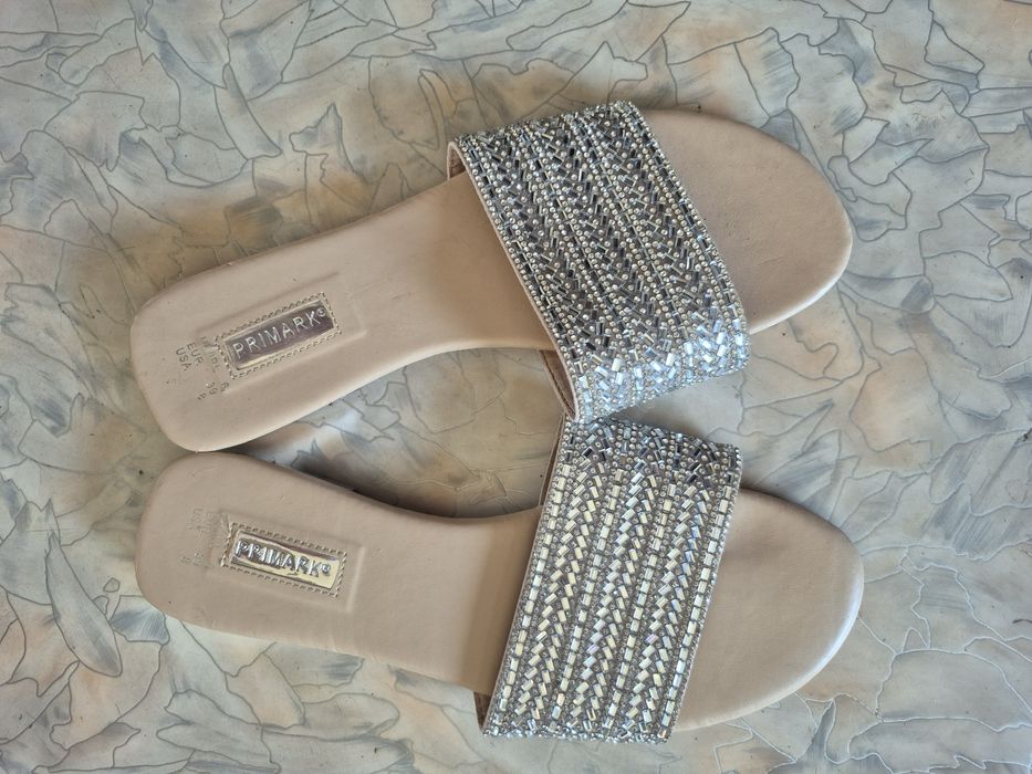 Жіночі шльопанці