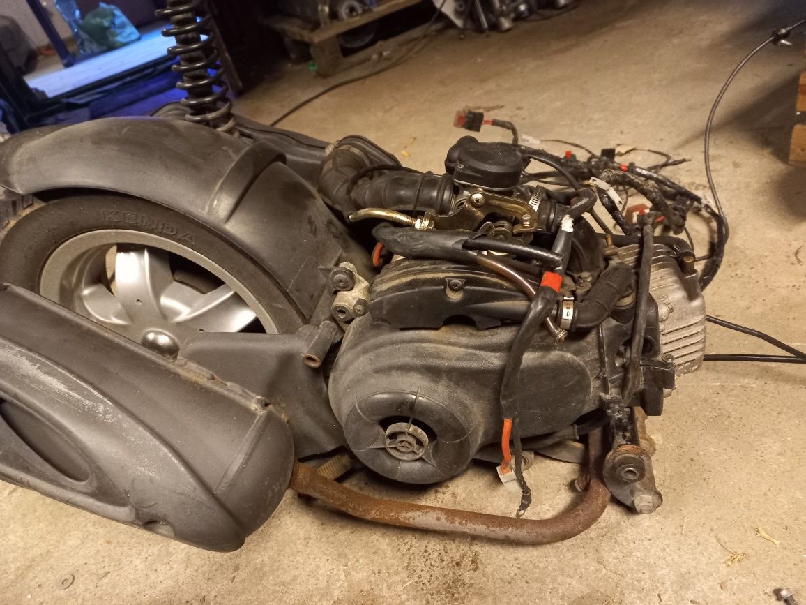 Silnik kompletny piaggio zip vespa 50