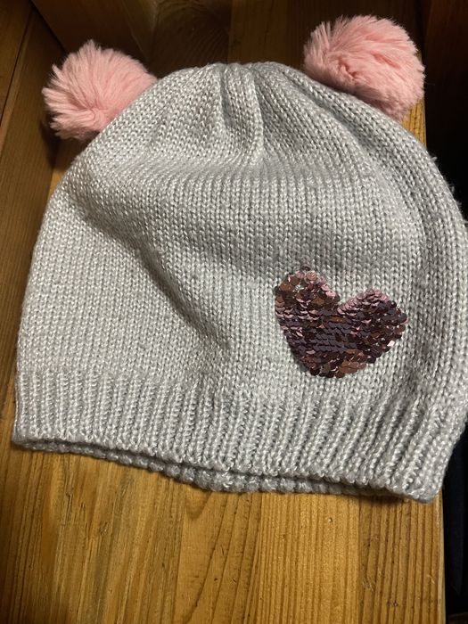 Продам шапку для дівчинки