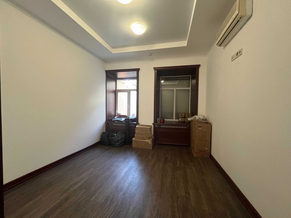 Оренда ФАСАДНОГО  приміщення 140 м., окремий вхід, Саксаганського13/42