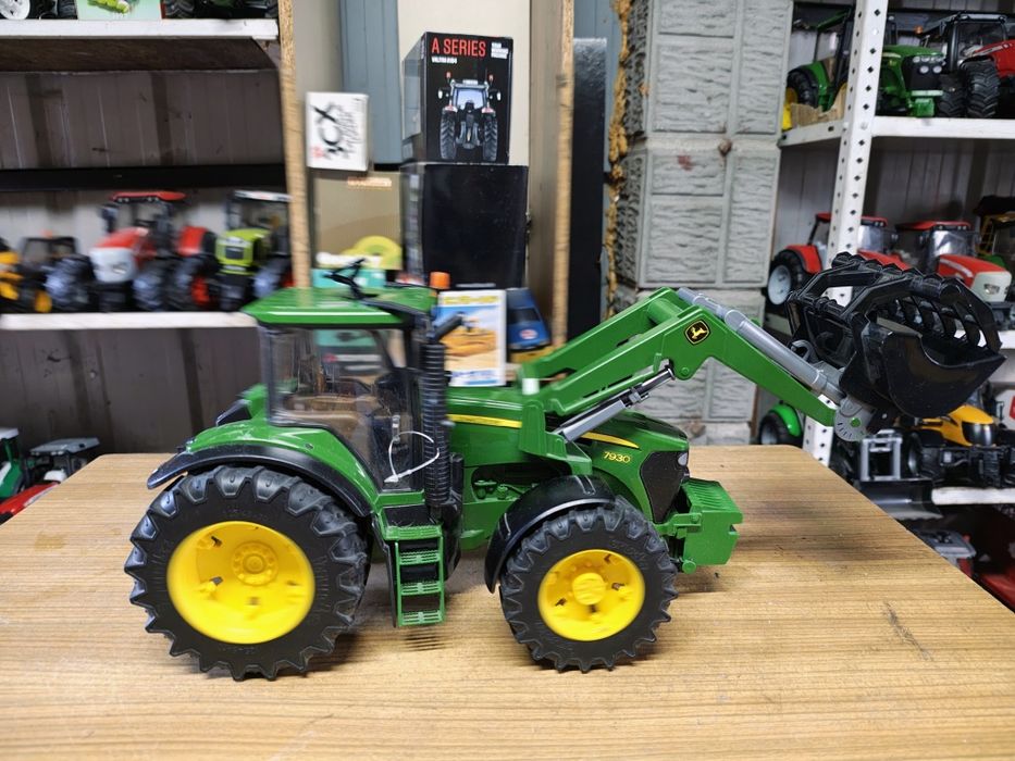 Bruder traktor John Deere