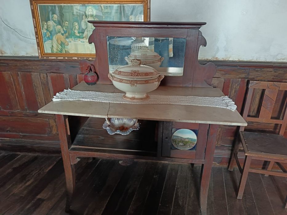 Móvel antigo para restauro
