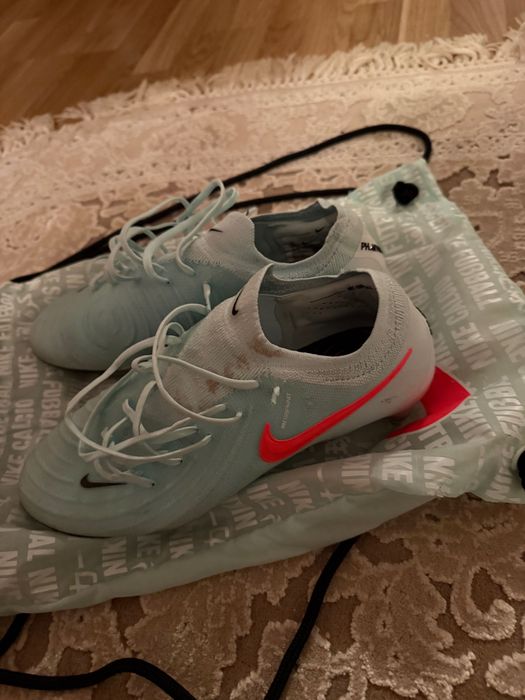 буци найк фантом