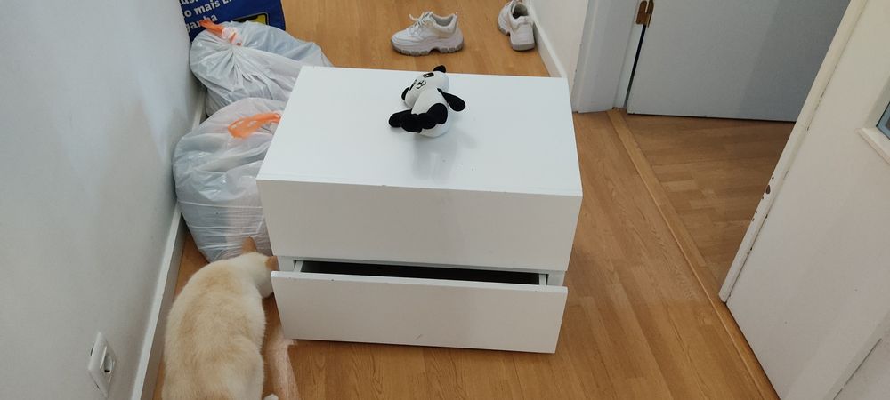 Mesinha cabeceira de madeira