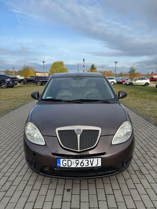 Lancia Ypsilon