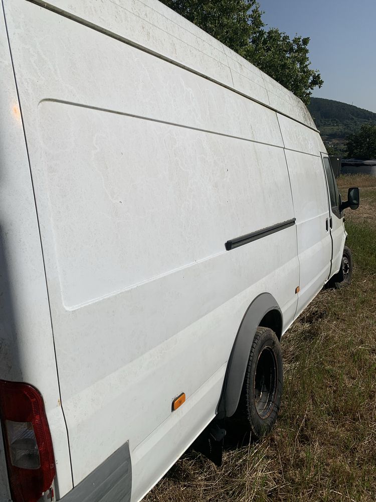 Carrinha Ford Transit ano 2006 com rodado duplo