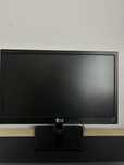 Monitor LG E1942 (18.5”, LED) + kabel VGA z przejściówką na HDMI