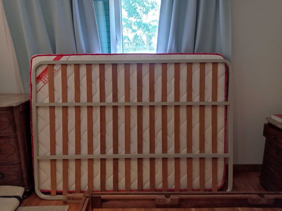 Cama de Casal 140x190cm + Estrado