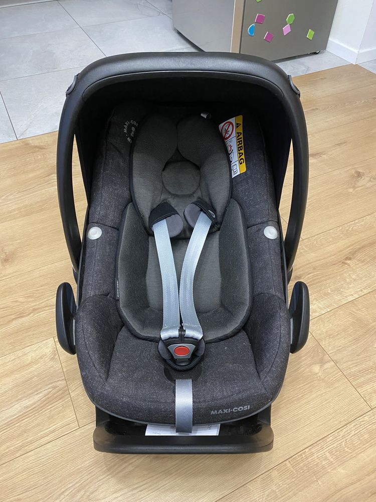 Fotelik samochodowy PEBBLE PRO i-Size firmy Maxi Cosi + baza Isofix