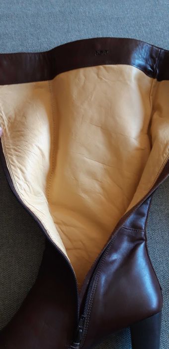 Botas mulher cano alto em cabedal - Artigo NOVO.