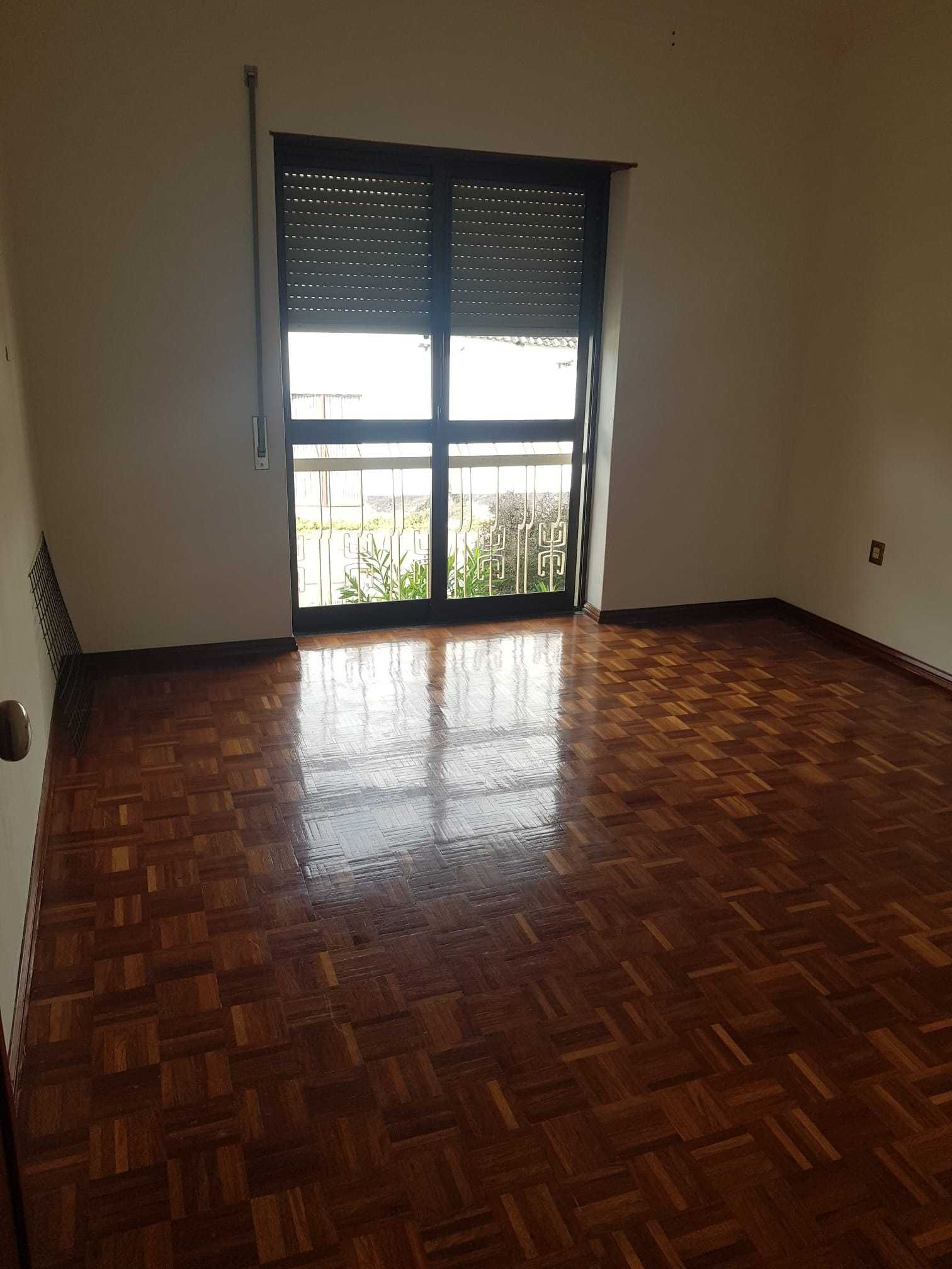 Vivenda T2 - 120M2 ( apenas 1 andar )