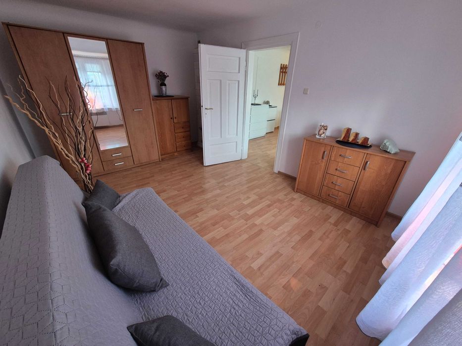 Zadbane, ciche, w spokojnej okolicy i w dobrej lokalizacji.