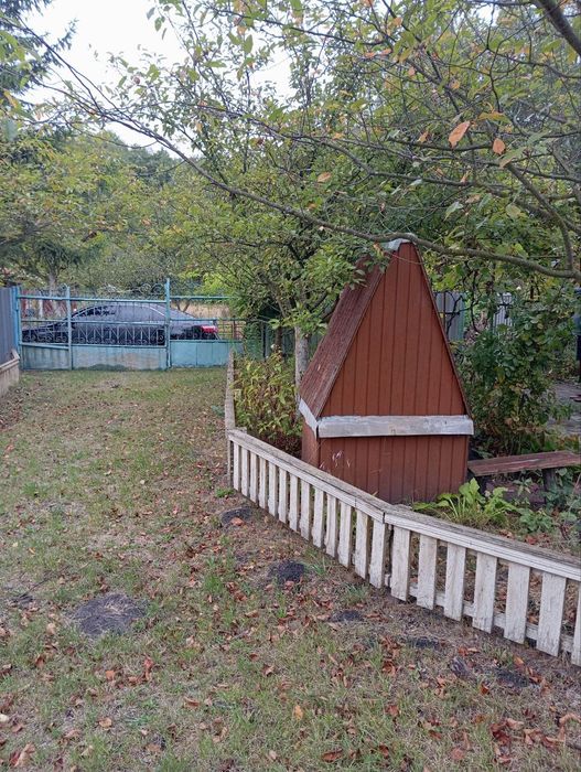 Продам земельну ділянку з будинком