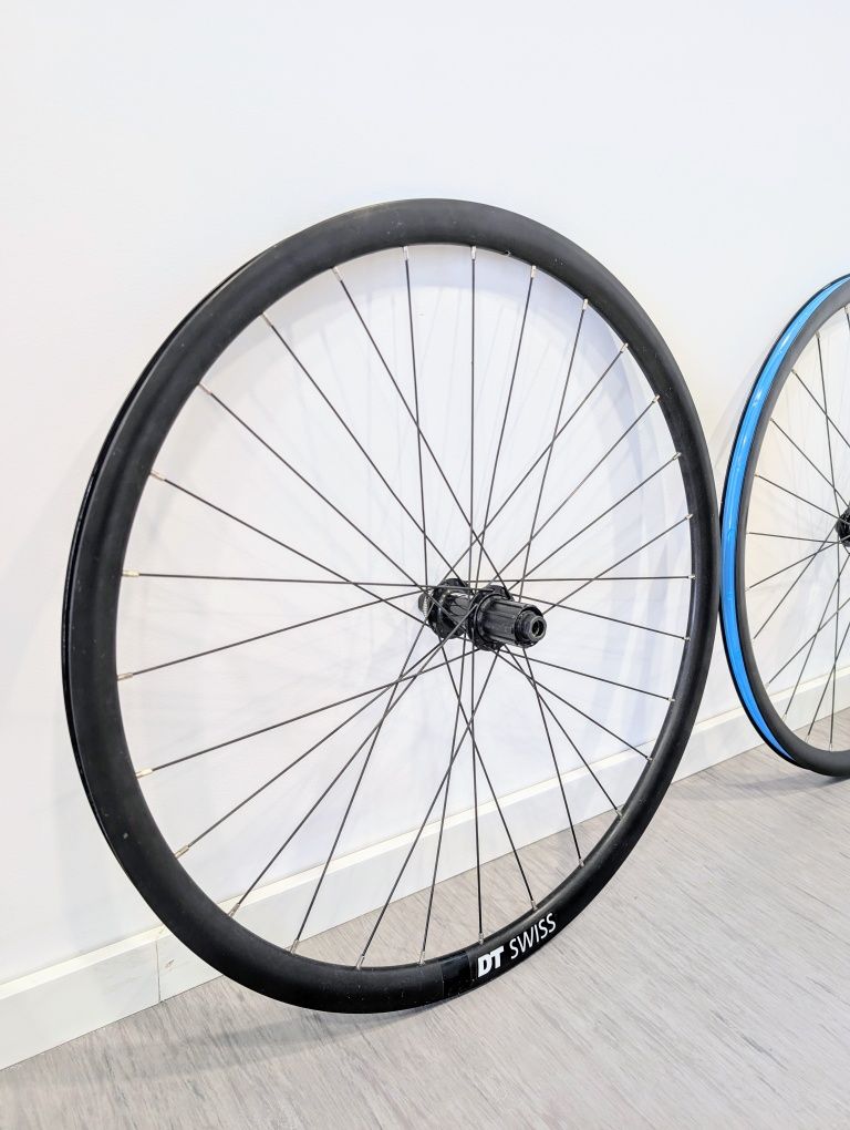 Rodas Estrada Alumínio perfil 30 mm Shimano HG 12V SPLined Disc C Lock