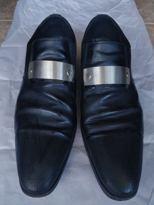 Sapato clássico 43 (Portugal)