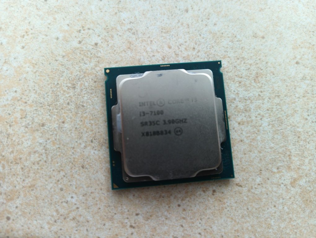 Процесор Intel core i3 3.90 ghz