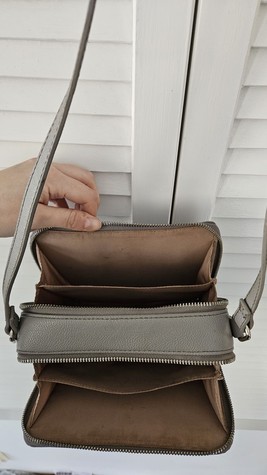 Szara torebka Nine West na pasku