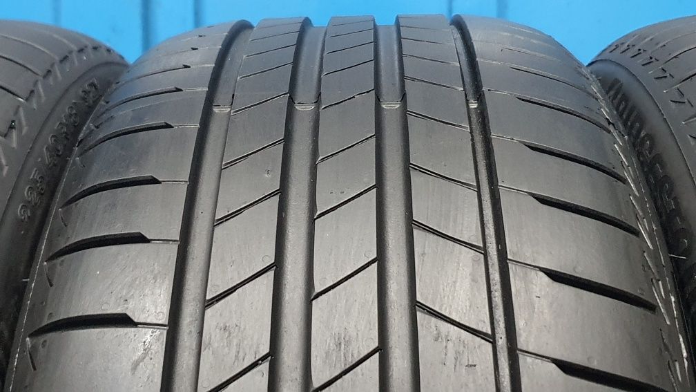 225/40 R18 Markowe opony letnie Bridgestone ! Rok 2023