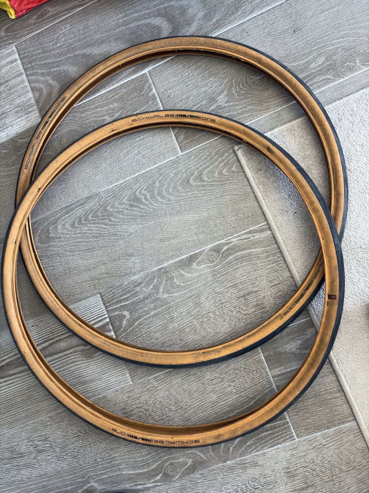 Pneus de estrada Schwalbe S-One – Ótimo estado