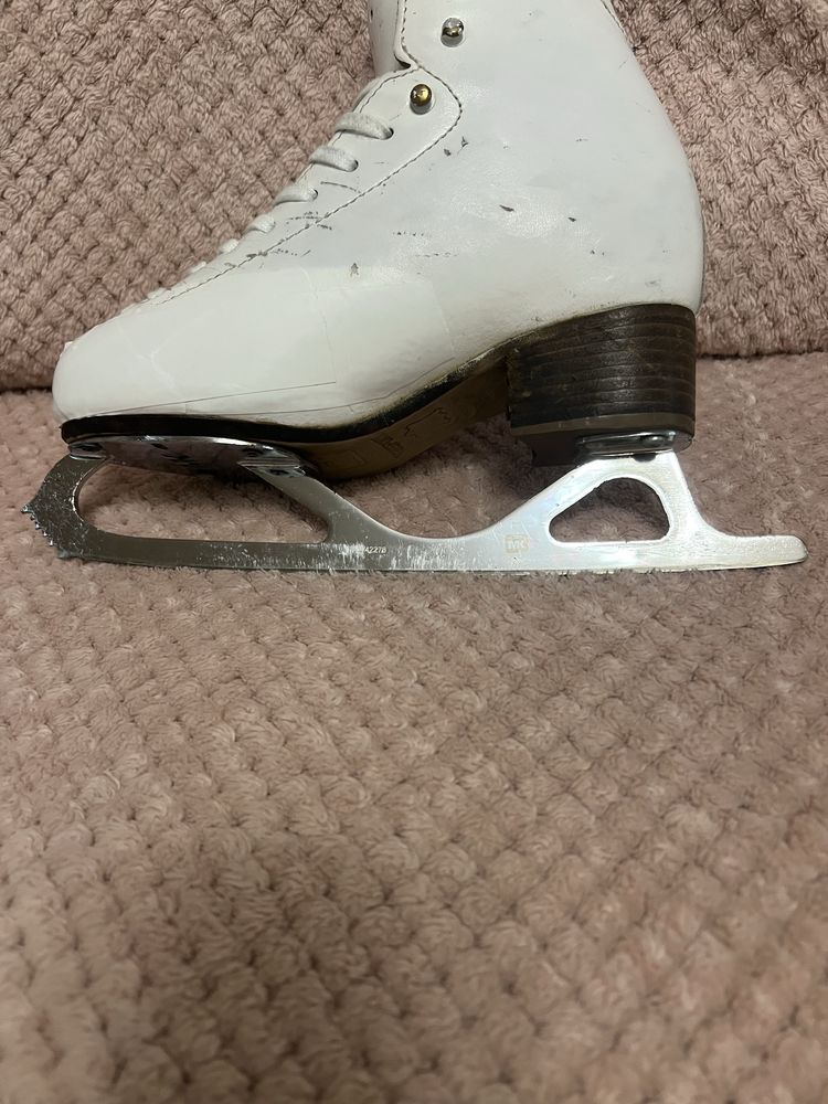 Продам коньки Риспорт