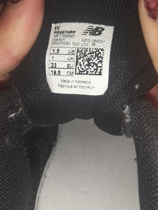 Sapatilhas NewBalance, tamanho 33