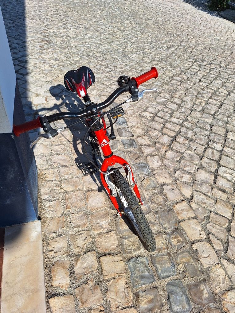 Bicicleta Astro, crianças de 6 a 9 anos,  Roda 12", com descanso.