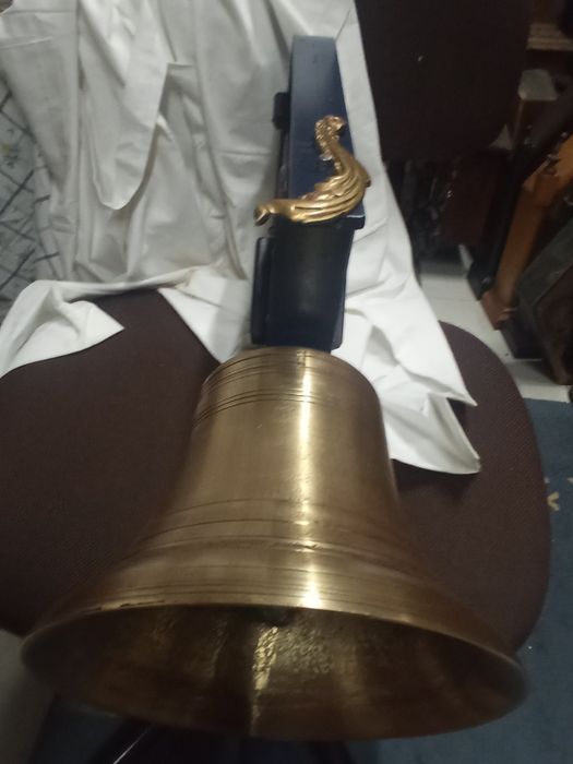 Grandioso sino,a tocar. Pronto para usar em portas, portões etc