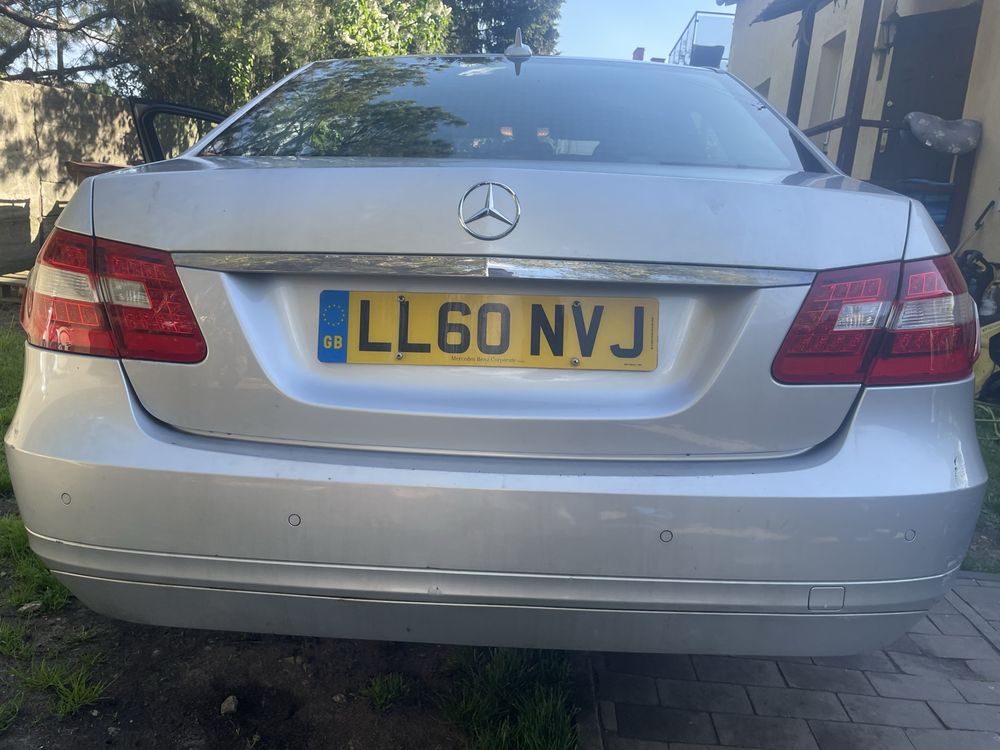 Mercedes E 220 170km ANGLIK