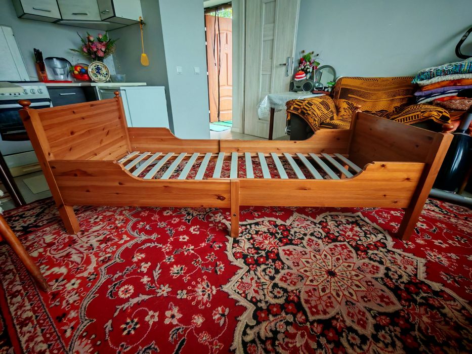 Łóżeczko rozsuwane  Ikea drewniane 80x200 z materacem sprężynowym