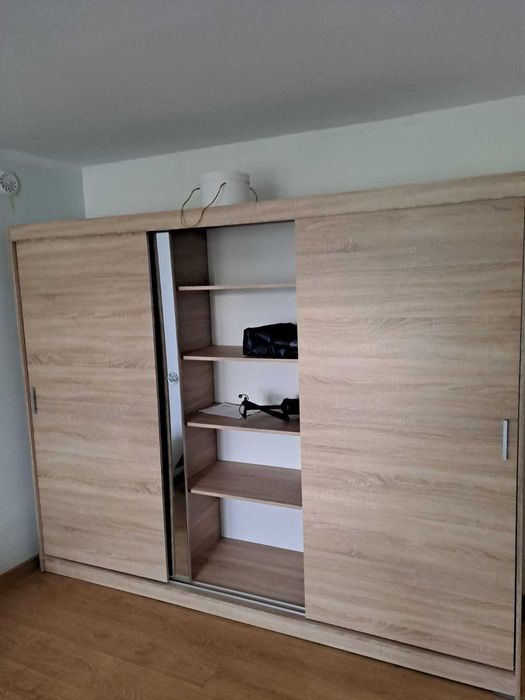Szafa przesuwne drzwi