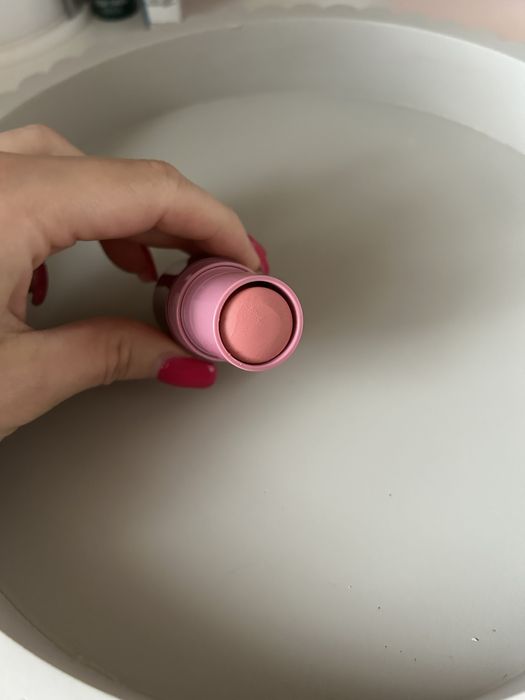 Masełkowy róż w sticku Paese 02 Bloom