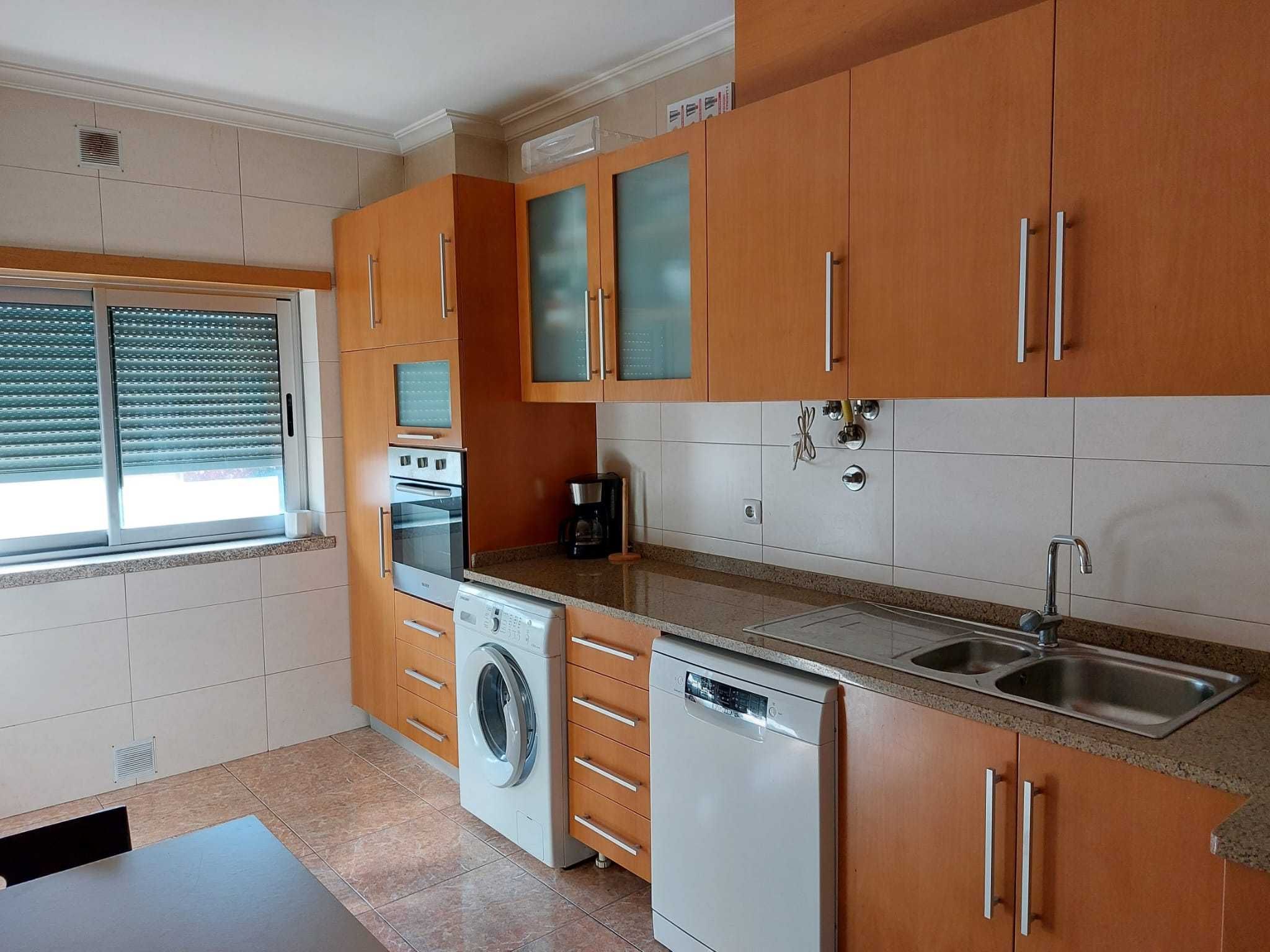 T2 Mobilado a 10 metros do Serra Shopping COVILHÃ – Disponível