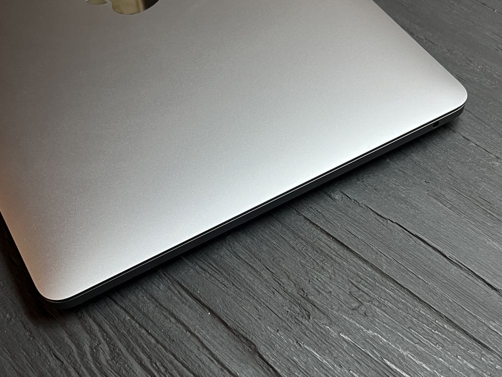 MAГAЗИН MacBook Pro 13” 2017 8gb/256gb ГАРАНТИЯ/Trade-In/Bыкyп/Oбмeн