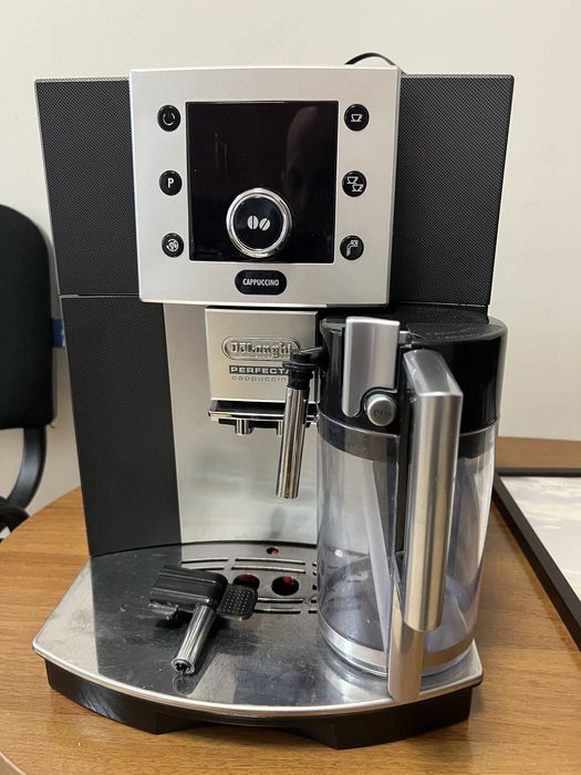 Кофемашина Delonghi 5500